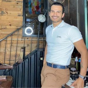 Meet your Posher, Cesar nael